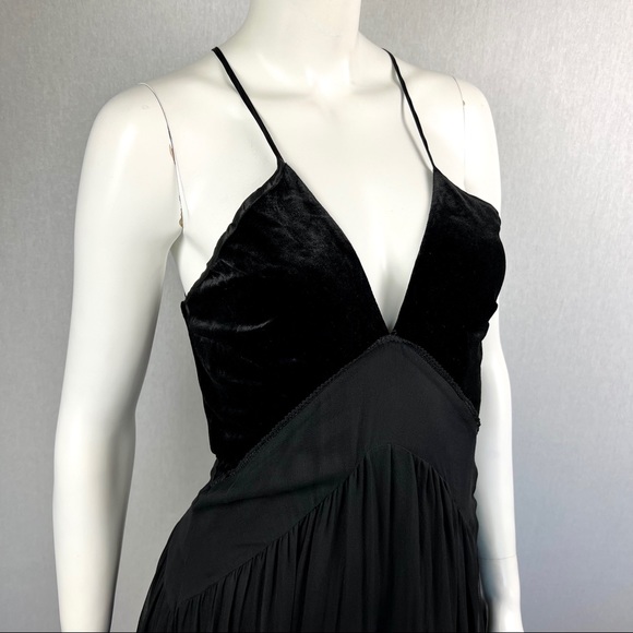 ❗️SOLD❗️NWT Bebe Velvet & Silk Strappy Backless Busty Little Black Mini Dress - Picture 9 of 16